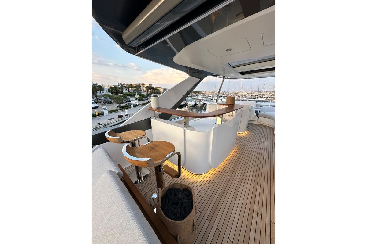 2023 Azimut 77 