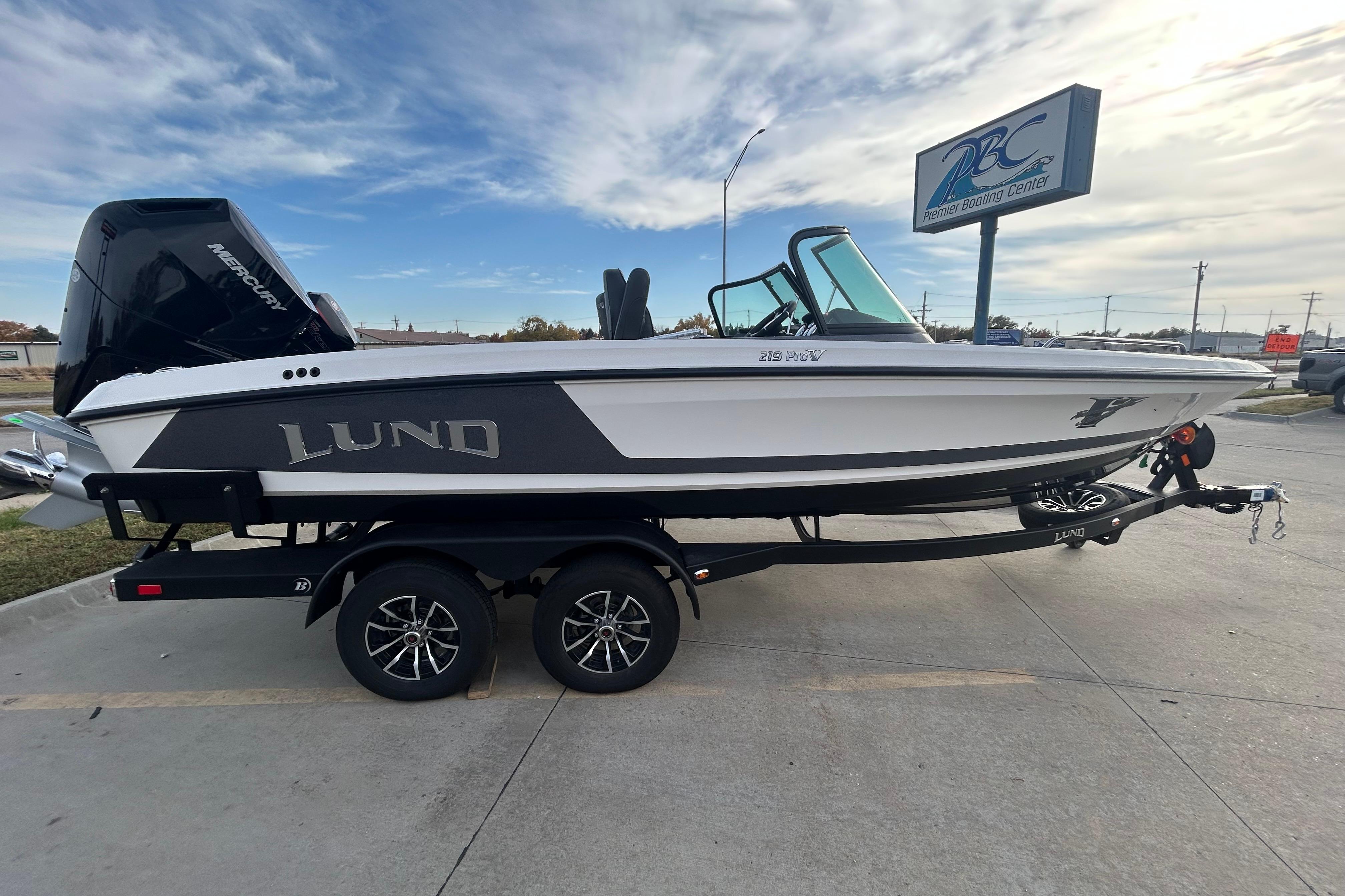 Lund 219 Pro-V GL