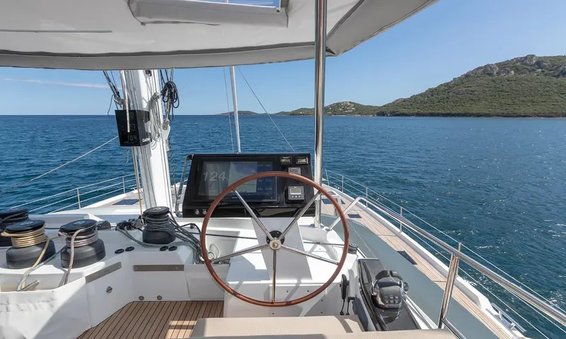  Yacht Photos Pics Manufacturer Provided Image