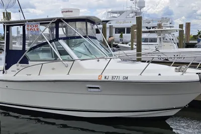 Pursuit 2860 Denali