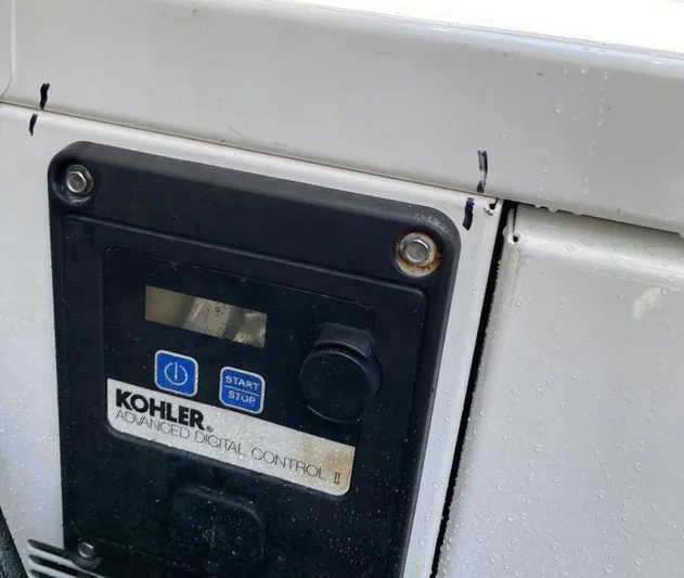 Andiamo Freedom Yacht Photos Pics Kohler Advanced Digital Control panel on 2006 Carver 36 Mariner boat.