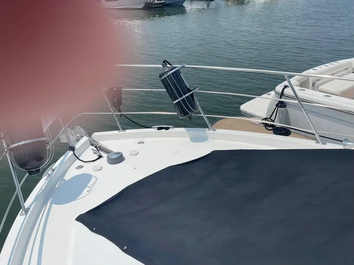 Andiamo Freedom Yacht Photos Pics 2006 Carver 36 Mariner yacht deck with railing and water view.