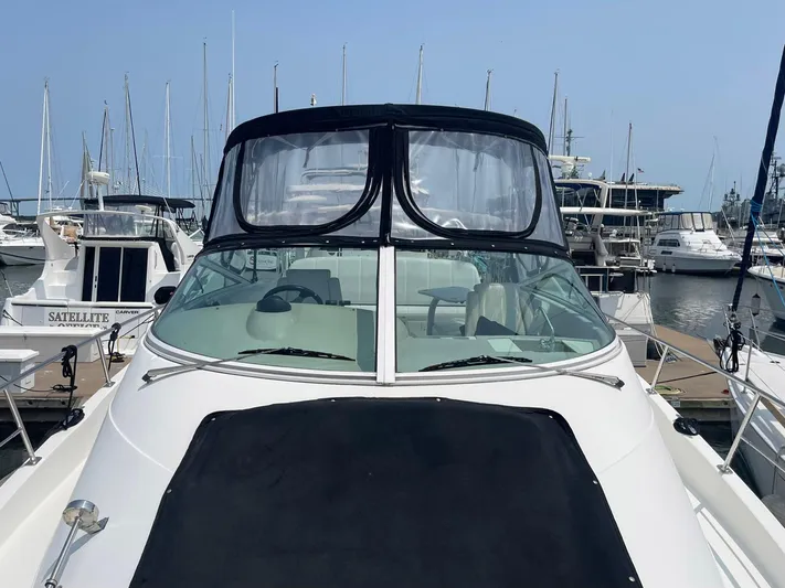 Andiamo Freedom Yacht Photos Pics 2006 Carver 36 Mariner yacht docked at marina, front view.