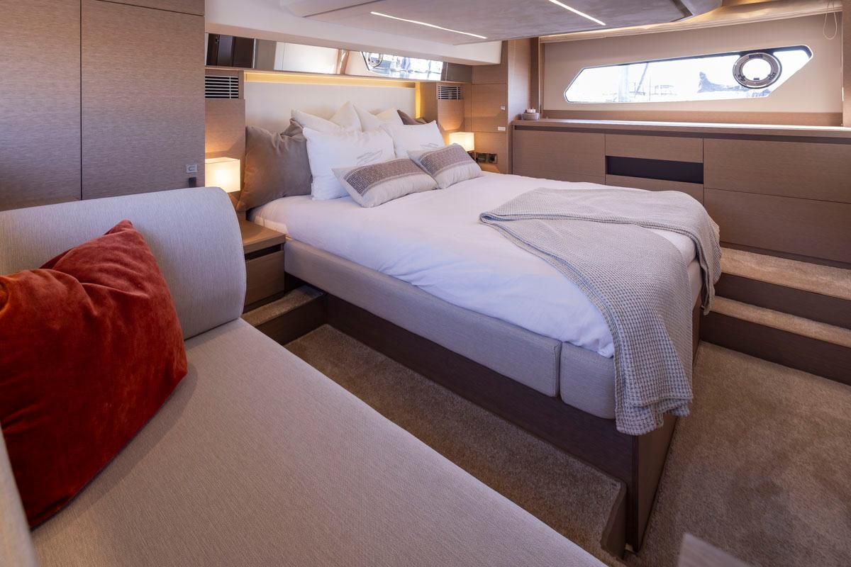 2019 Prestige 46 