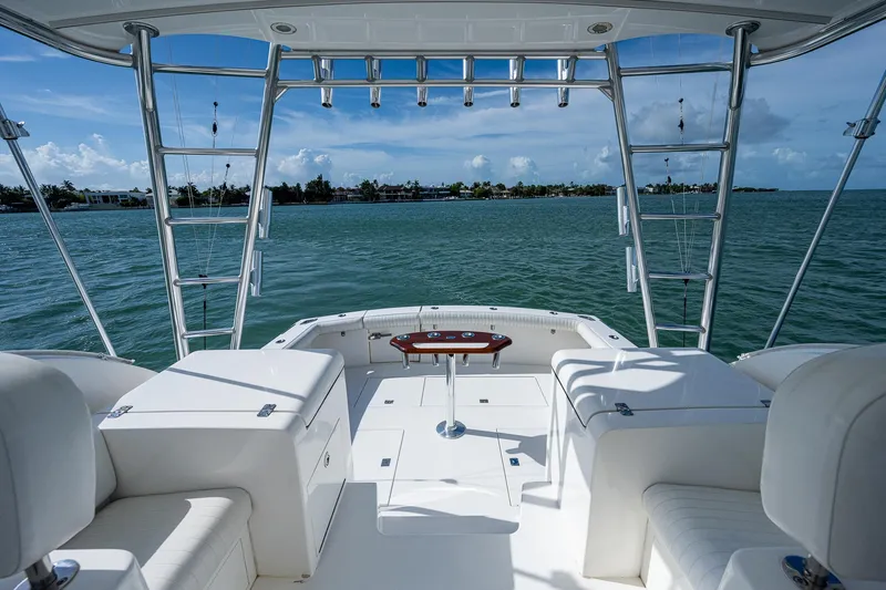  Yacht Photos Pics 2006 Topaz 32 Express boat interior with ocean view.