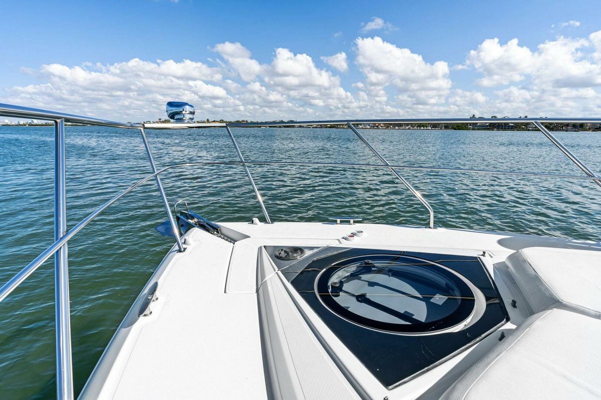 2019 Cruisers Yachts 45 