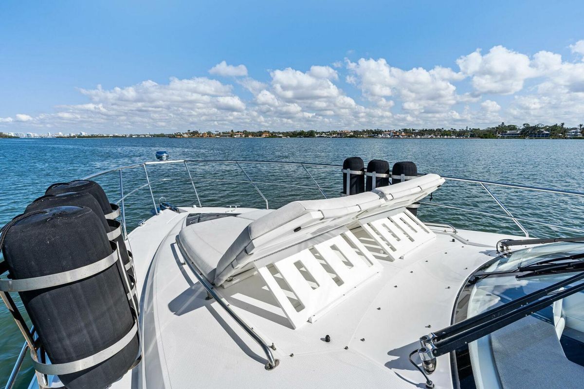 2019 Cruisers Yachts 45 