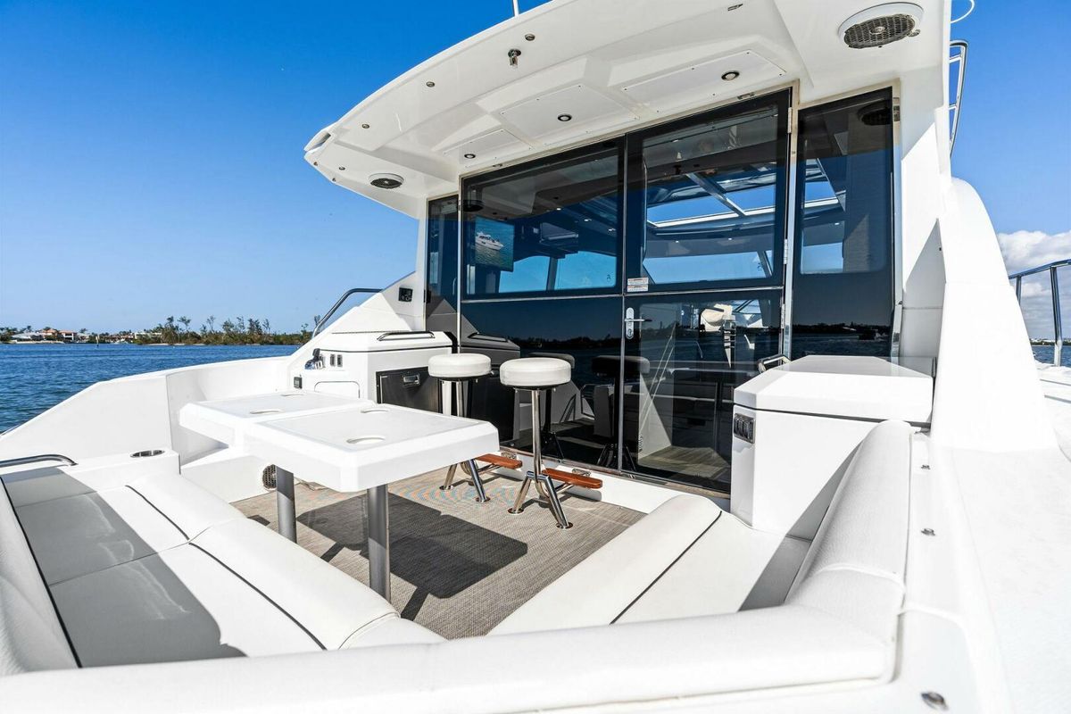 2019 Cruisers Yachts 45 