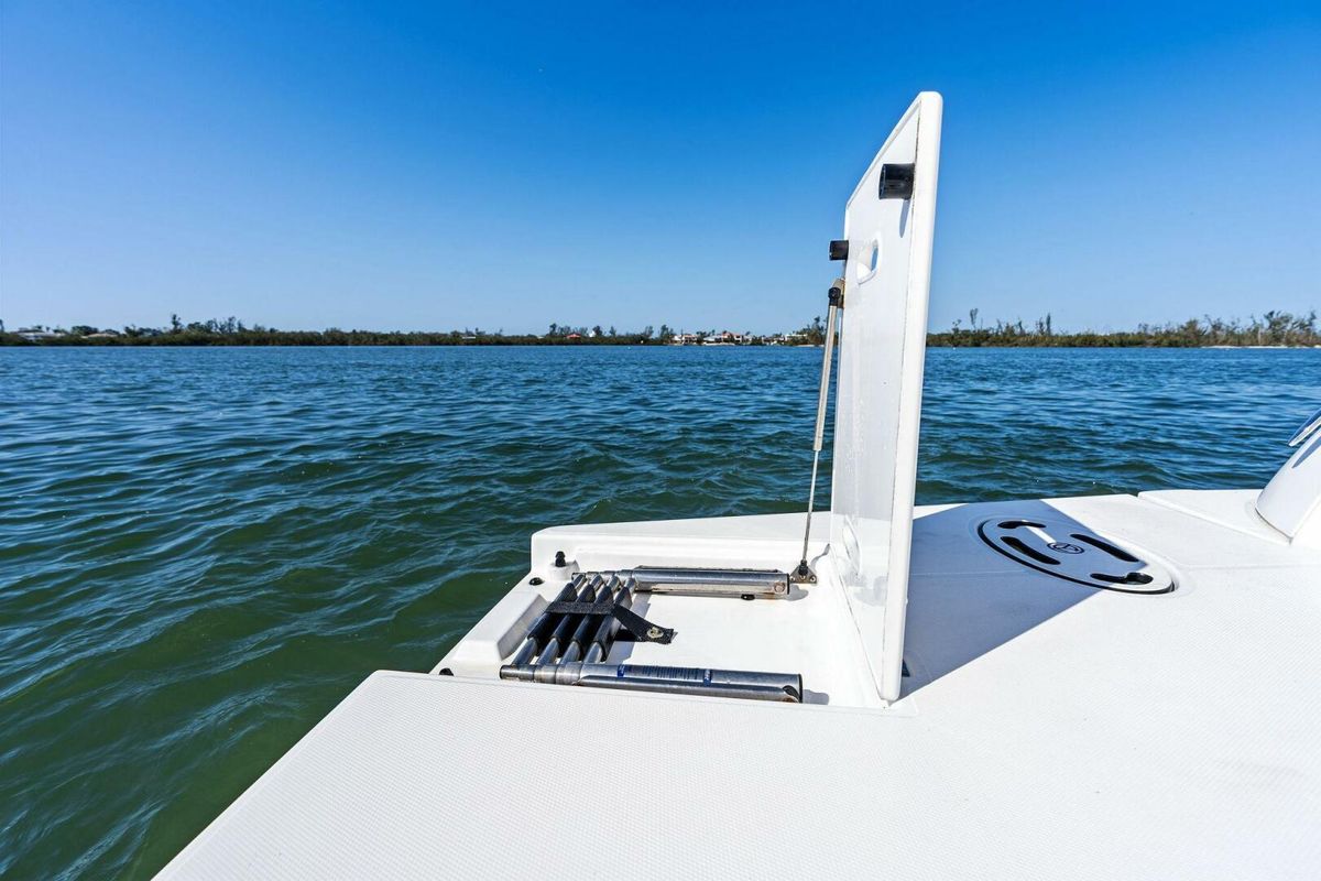 2019 Cruisers Yachts 45 
