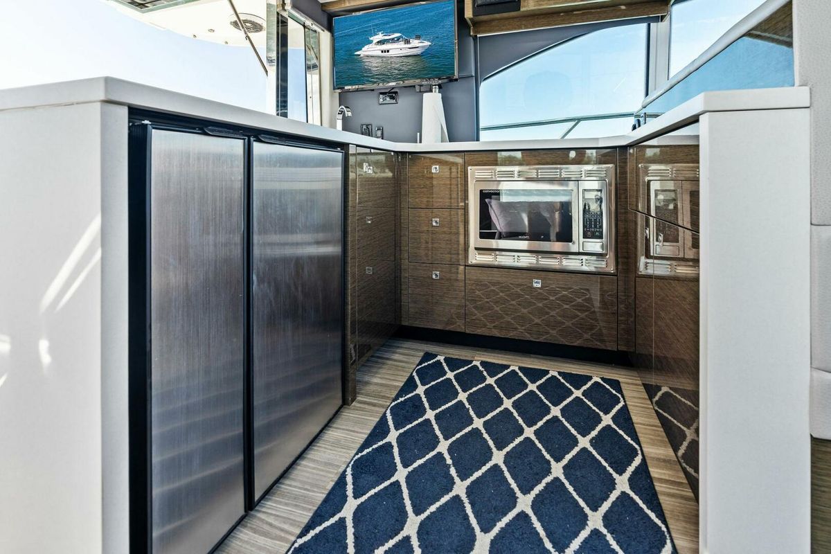 2019 Cruisers Yachts 45 