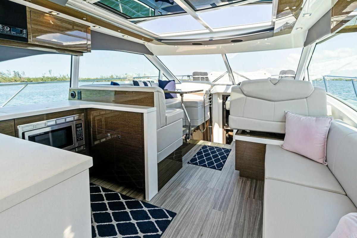 2019 Cruisers Yachts 45 