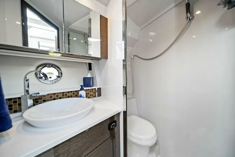 My Everything Yacht Photos Pics 2019 Cruisers Yachts 45 Cantius 'My Everything'