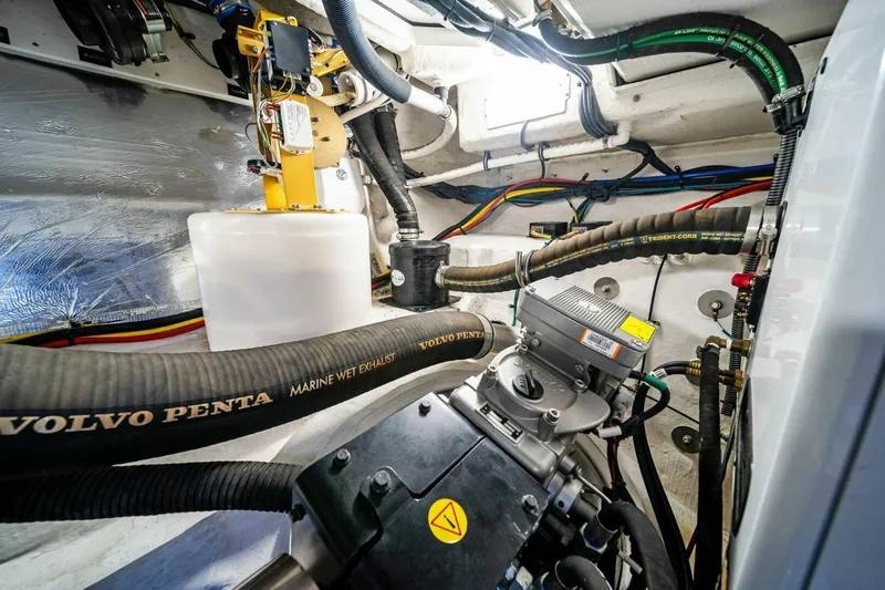 My Everything Yacht Photos Pics 2019 Cruisers Yachts 45 Cantius 'My Everything'