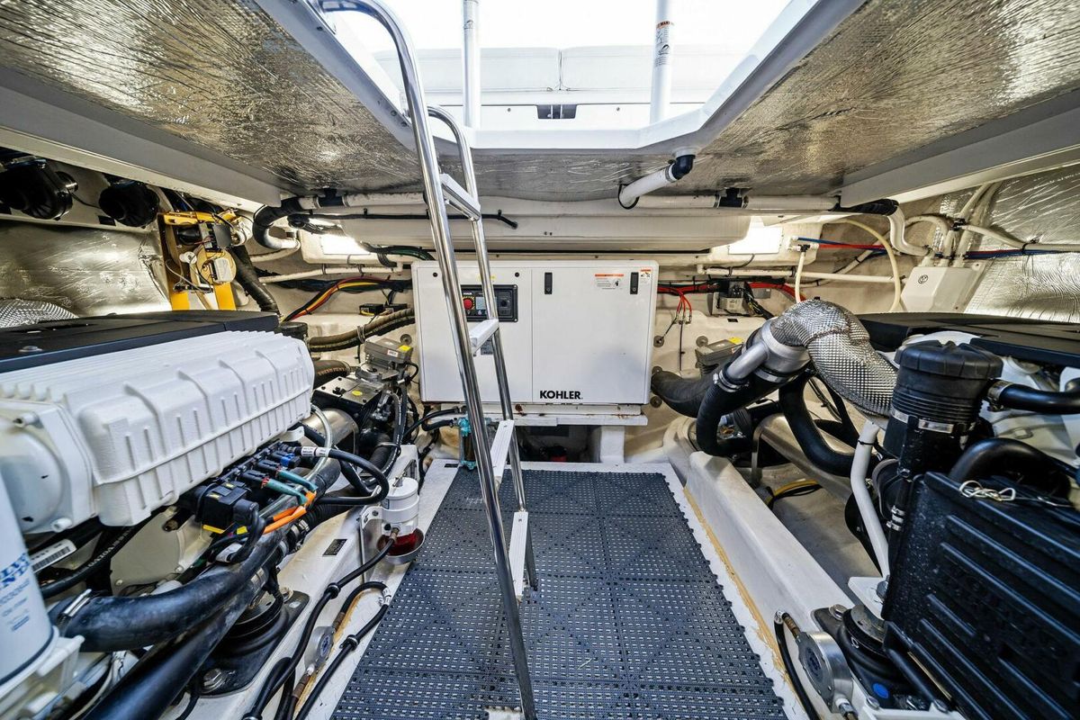 2019 Cruisers Yachts 45 