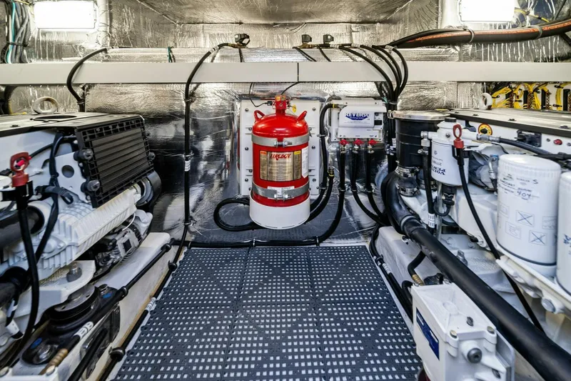 My Everything Yacht Photos Pics 2019 Cruisers Yachts 45 Cantius 'My Everything'