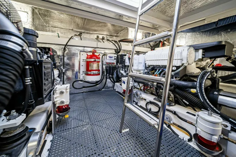 My Everything Yacht Photos Pics 2019 Cruisers Yachts 45 Cantius 'My Everything'