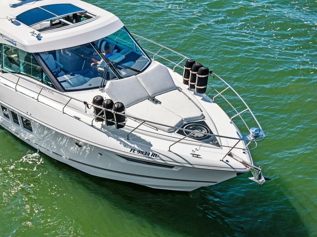 2019 Cruisers Yachts 45 