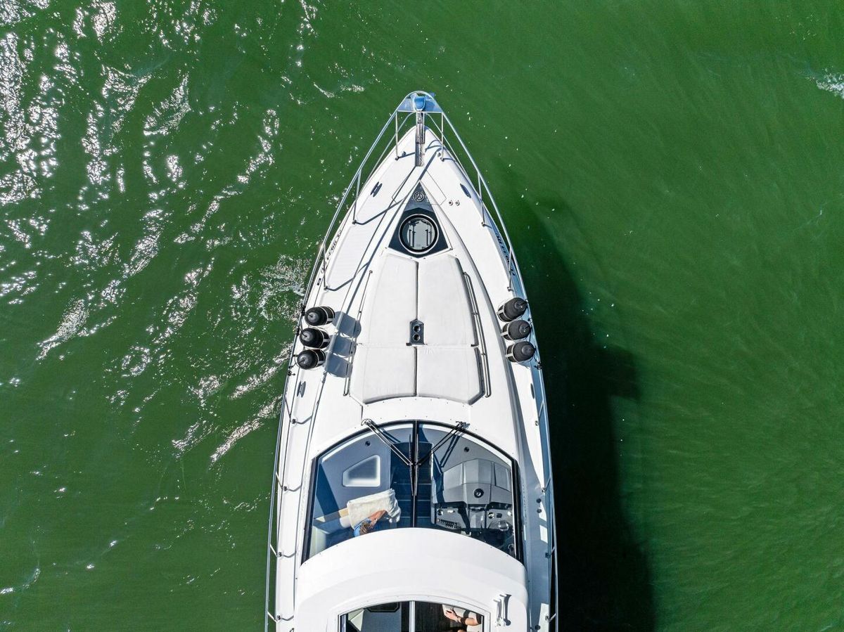 2019 Cruisers Yachts 45 