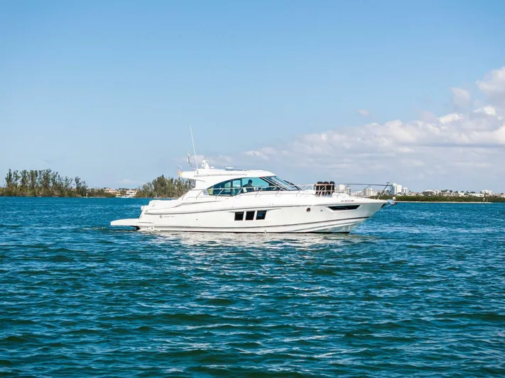 My Everything Yacht Photos Pics 2019 Cruisers Yachts 45 Cantius 'My Everything'