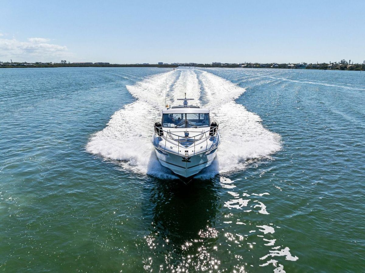 2019 Cruisers Yachts 45 