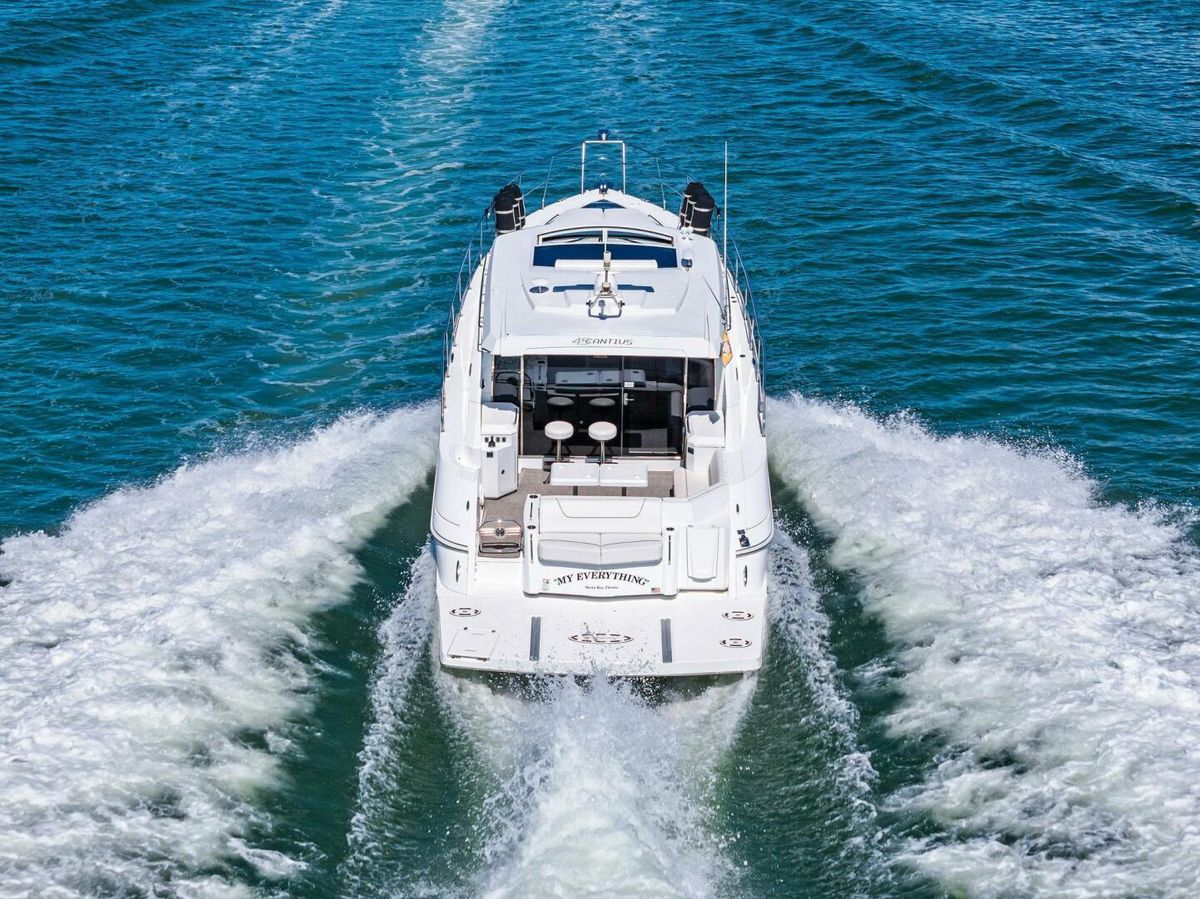 2019 Cruisers Yachts 45 