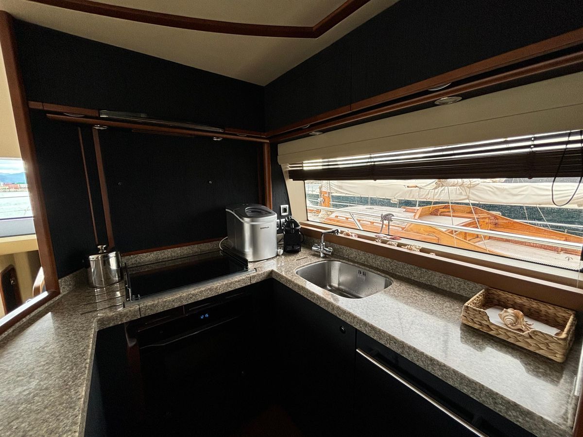 2010 Princess 65 