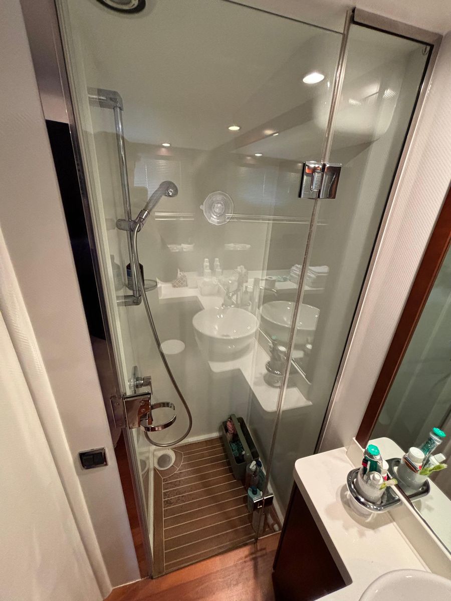 2010 Princess 65 