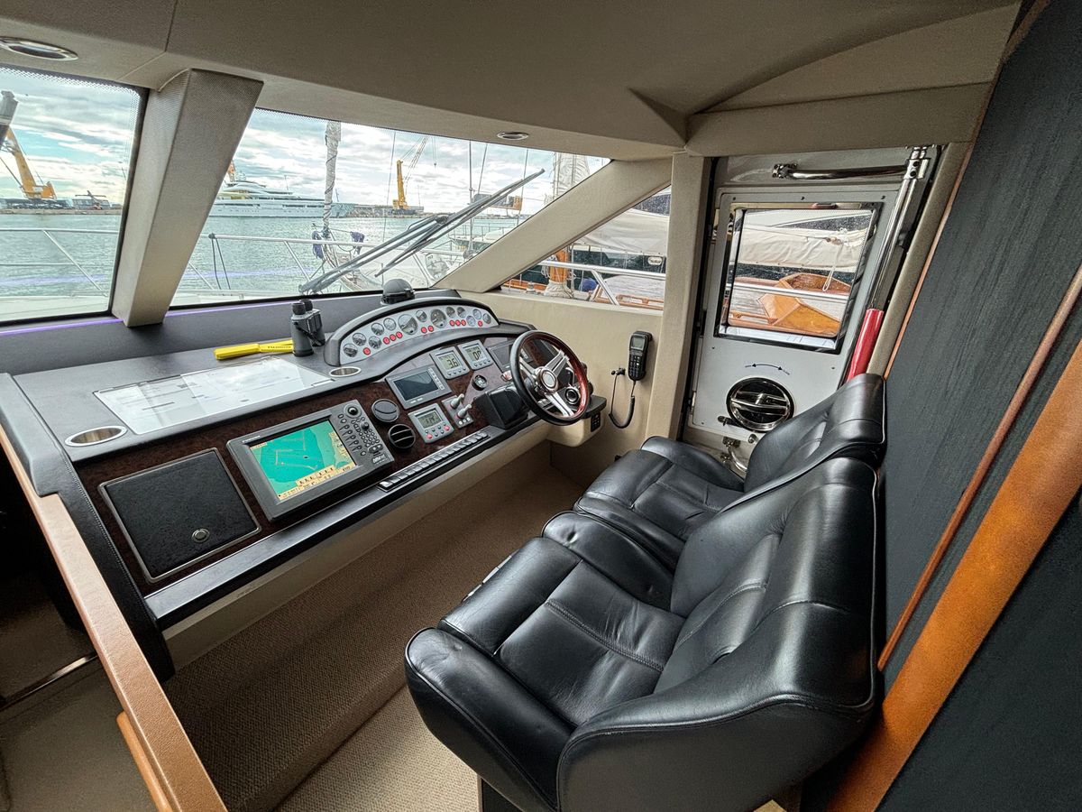 2010 Princess 65 