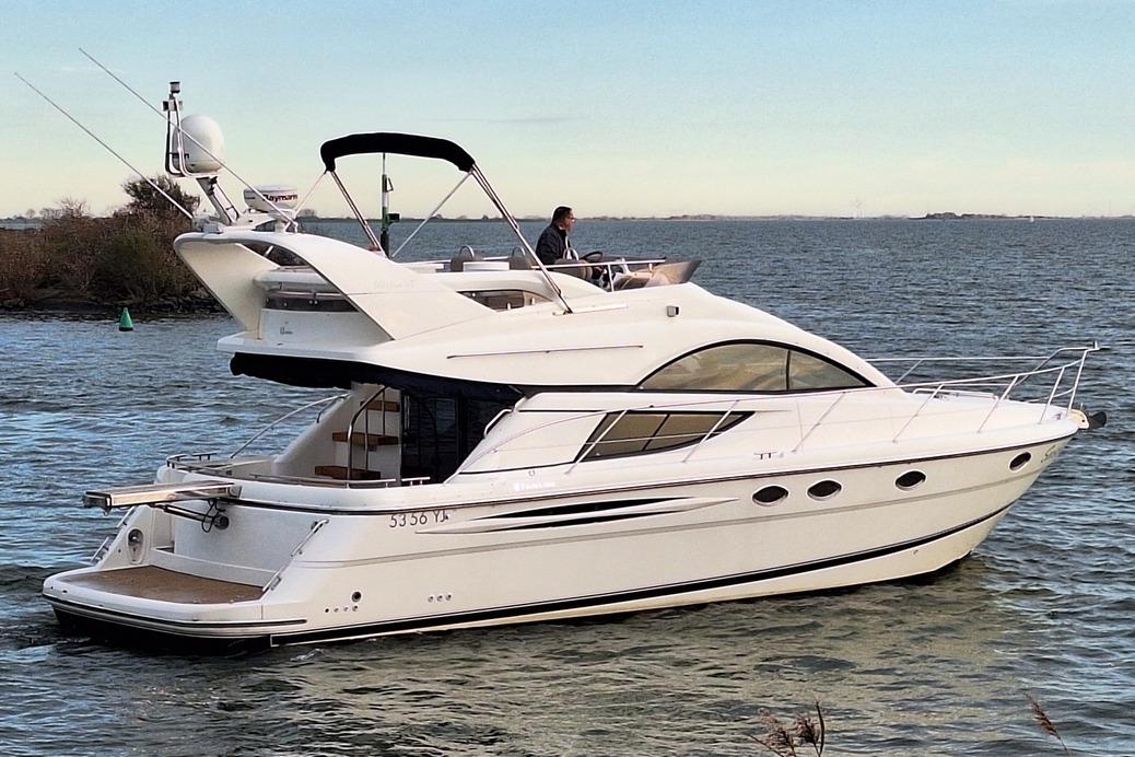 2002 Fairline Phantom 43