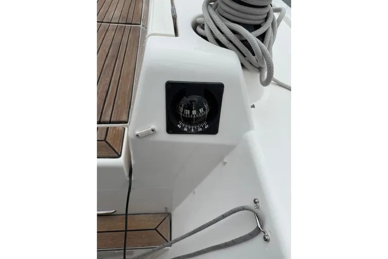  Yacht Photos Pics Compass Forward of Stbd Pedestal