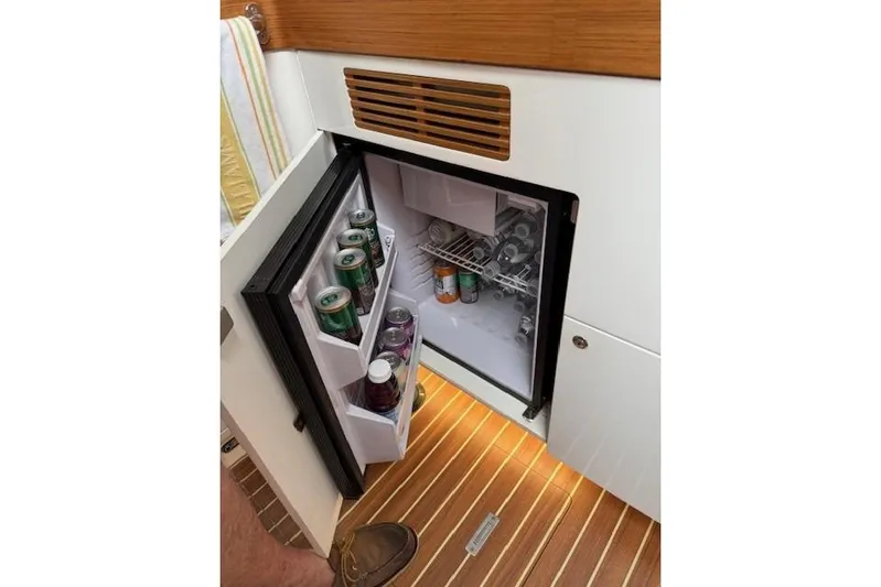  Yacht Photos Pics Front Loading Fridge