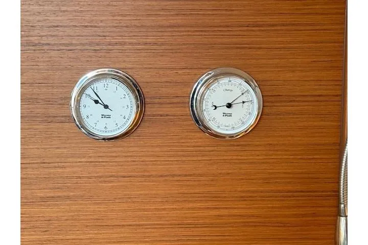  Yacht Photos Pics Starboard Bulkhead, Main Salon