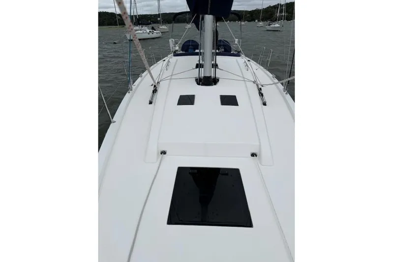  Yacht Photos Pics Foredeck & House Top