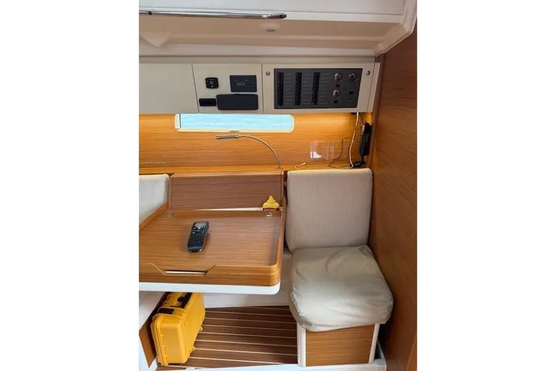  Yacht Photos Pics Nav Station with Seat Aft