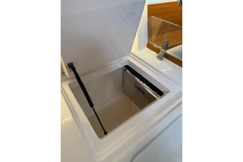  Yacht Photos Pics Top Loading Fridge