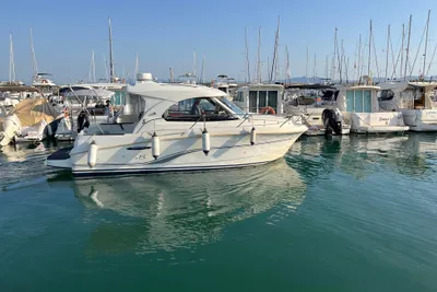 2009 Beneteau Antares 8