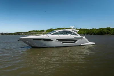 Cruisers Yachts 50 Cantius