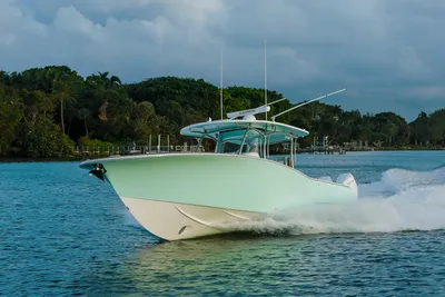 Mag Bay 38 Center Console