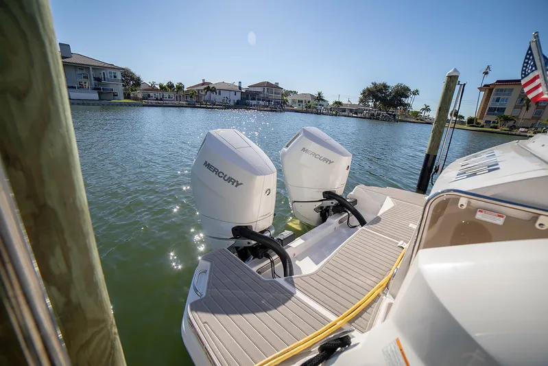 Vive Tu Vida Yacht Photos Pics 