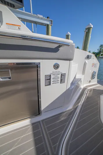 Vive Tu Vida Yacht Photos Pics 