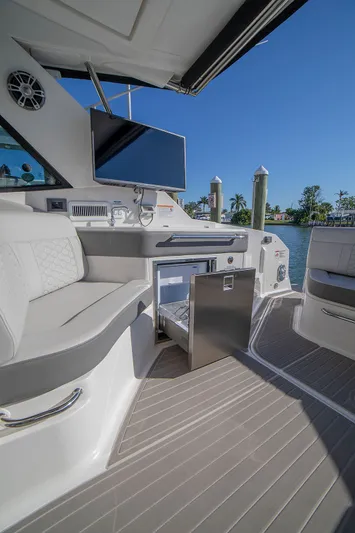 Vive Tu Vida Yacht Photos Pics 