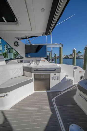 Vive Tu Vida Yacht Photos Pics 