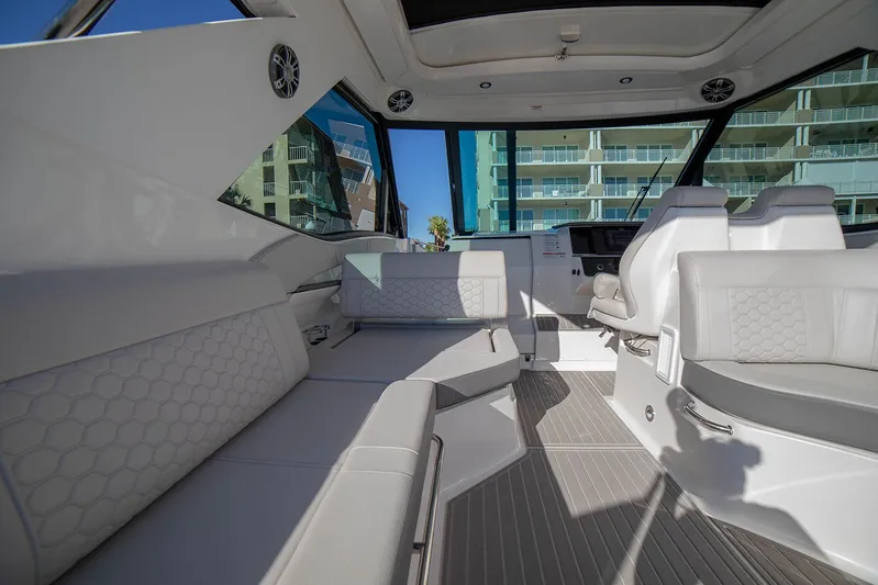 Vive Tu Vida Yacht Photos Pics 