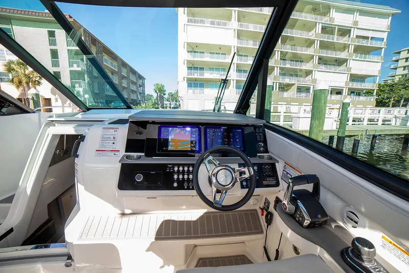 Vive Tu Vida Yacht Photos Pics 