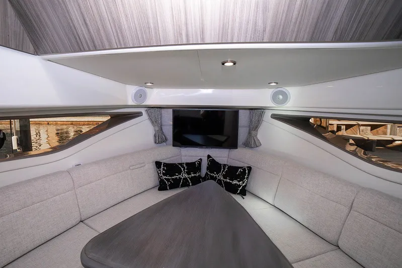 Vive Tu Vida Yacht Photos Pics 