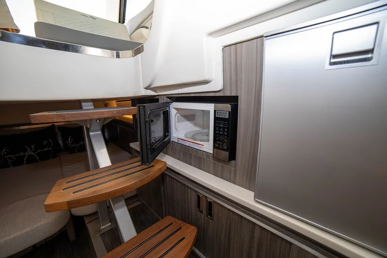 Vive Tu Vida Yacht Photos Pics 