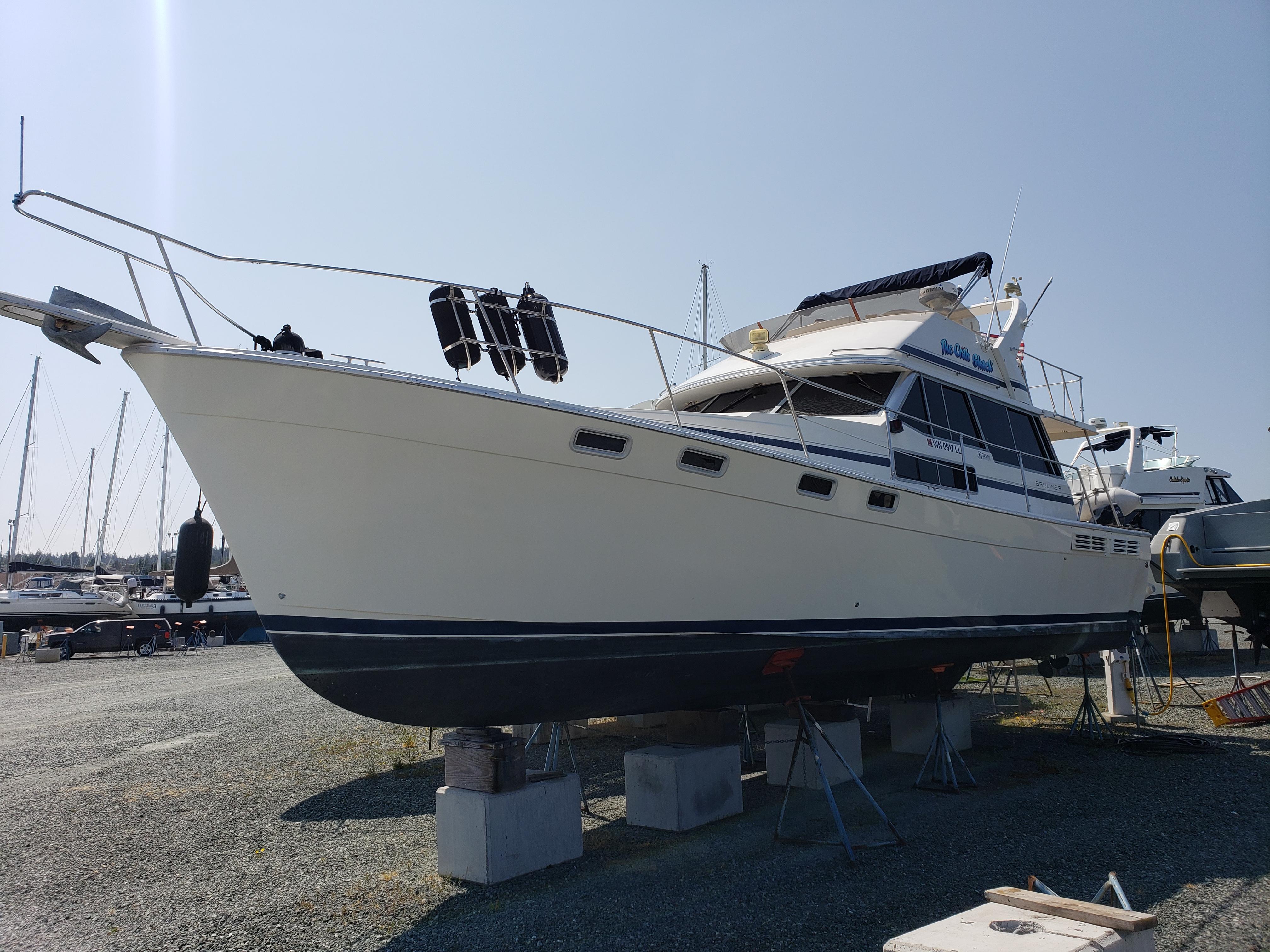 1988 bayliner motor yacht 3818