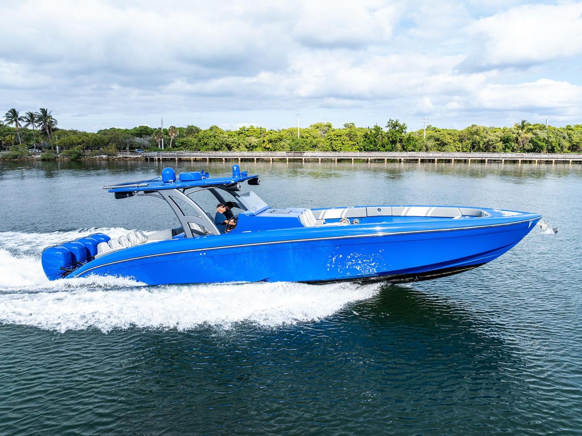 2020 Midnight Express 43 