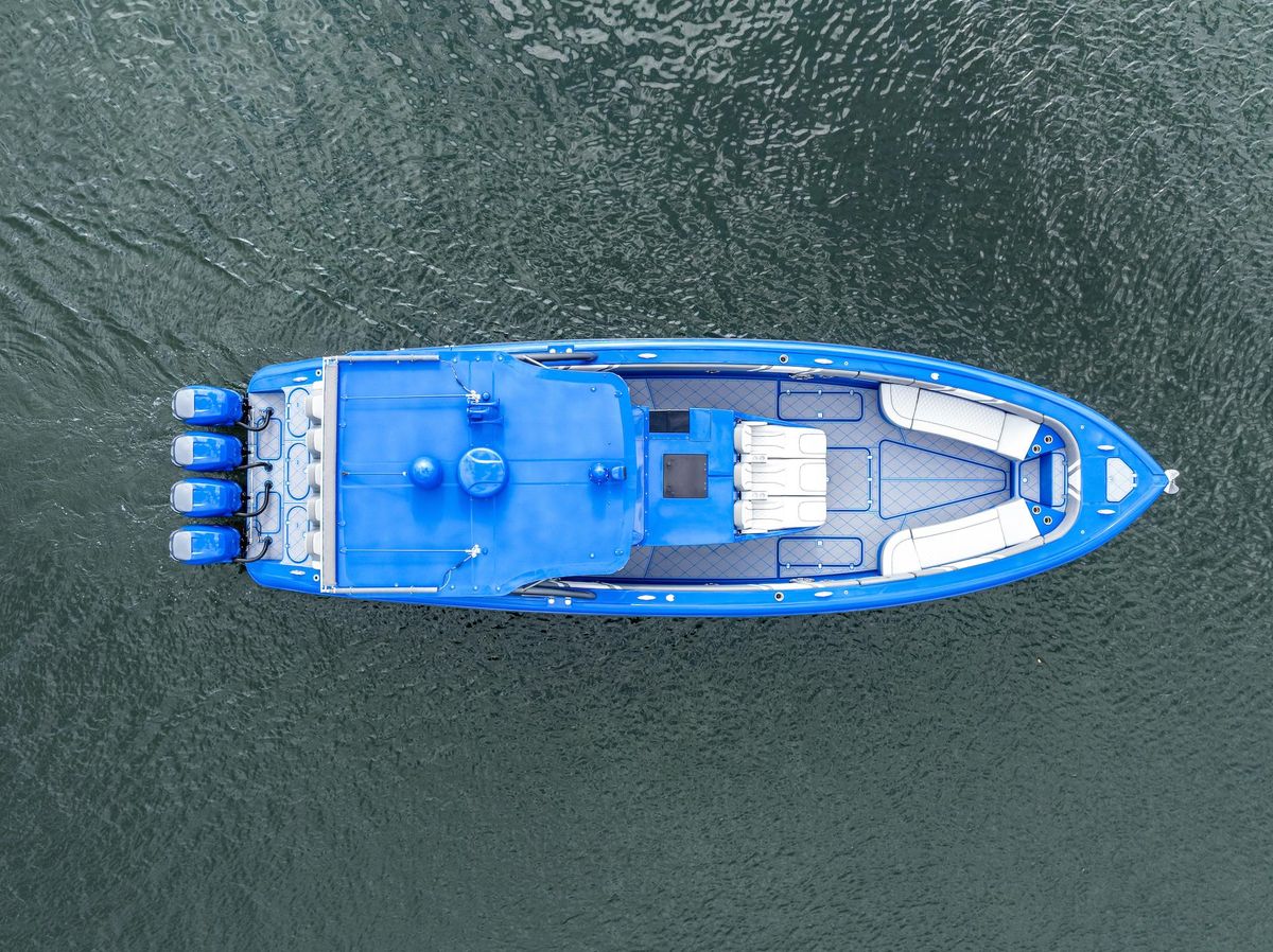 2020 Midnight Express 43 