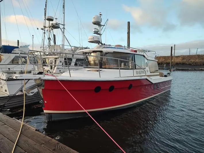 Red Diver Yacht Photos Pics 